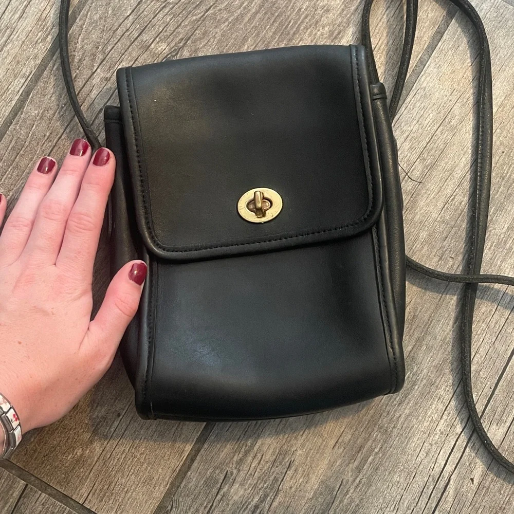 Vintage coach Black Leather Crossbody Bag - Picture 2 of 6